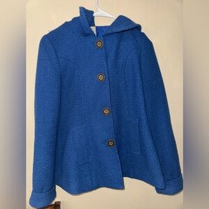 Julle jacket size medium with hood!